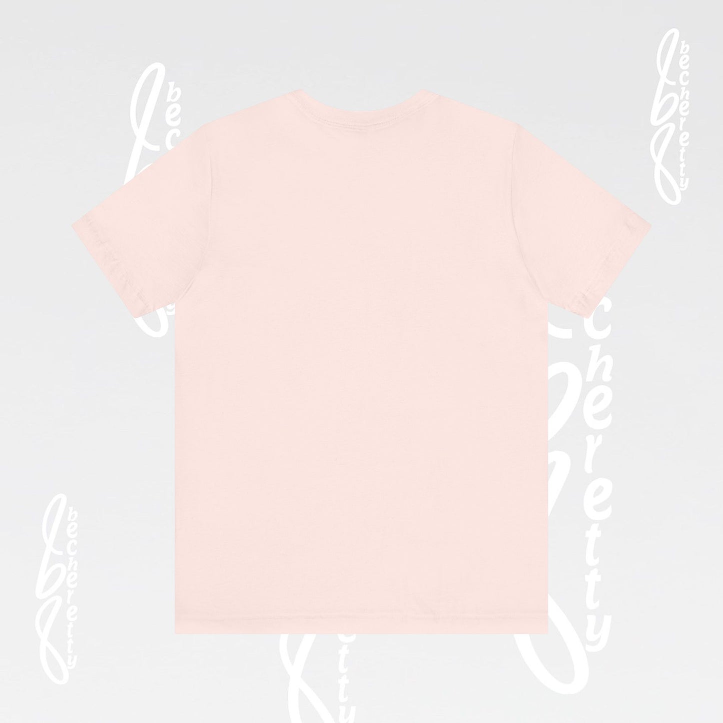 Modern Minimalist Style - Graphic Tee Becheretty - Art inspired - Everyday outfit