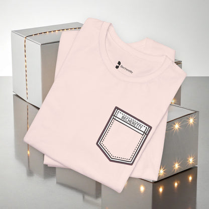 Becheretty Pocket - Minimalistic T-Shirt Desing - Unisex - Casual Wear